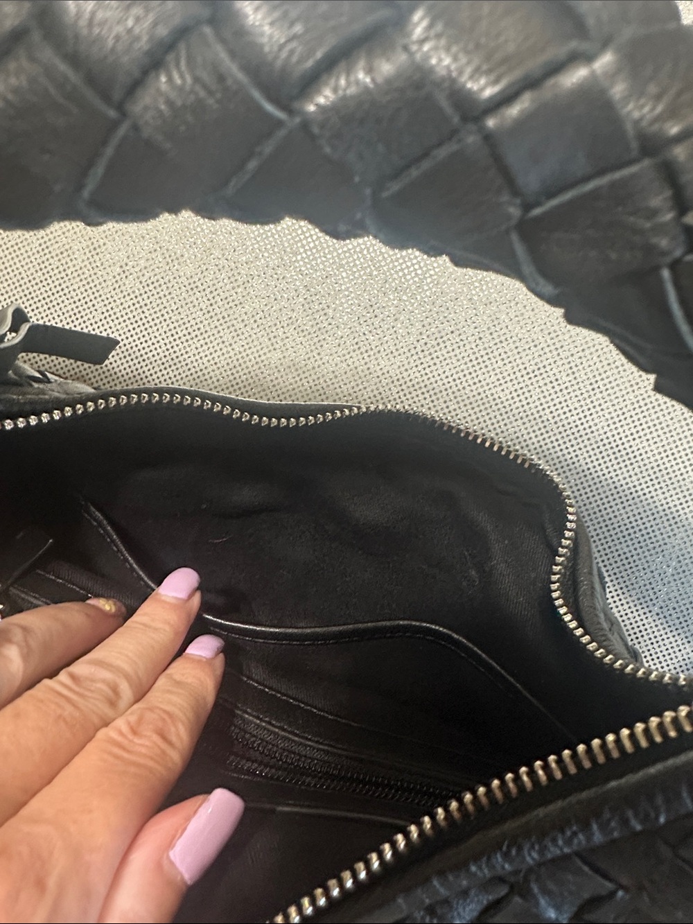 Black Woven Leather Hobo Bag - Women - Picture 3 of 9